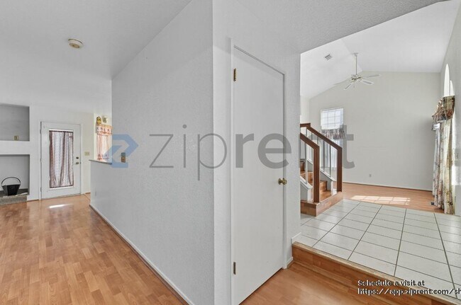 Building Photo - 14 Cider Mill Ct