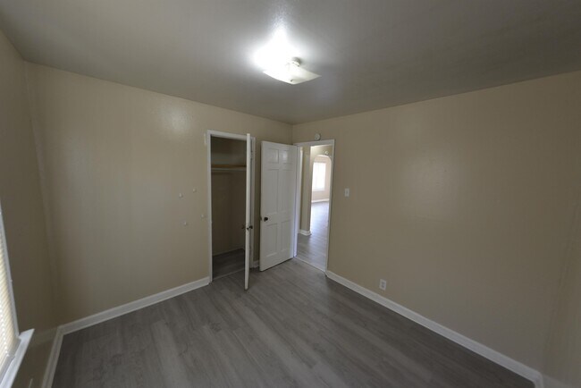 Building Photo - 6317 Abbott Dr