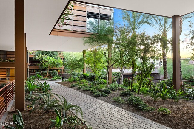 Building Photo - 7167 E Rancho Vista Dr
