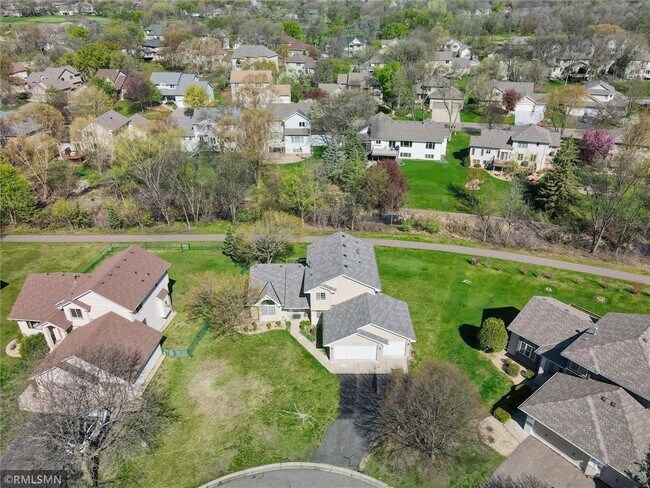 Building Photo - 2340 Edinbrook Terrace