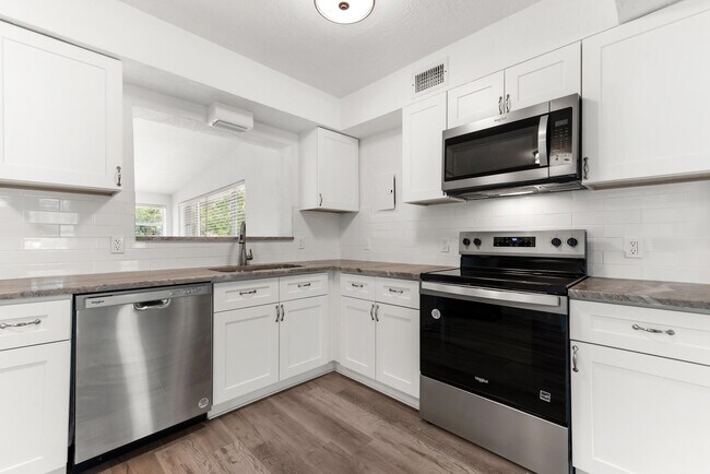 Building Photo - 1134 NW 18th Ave