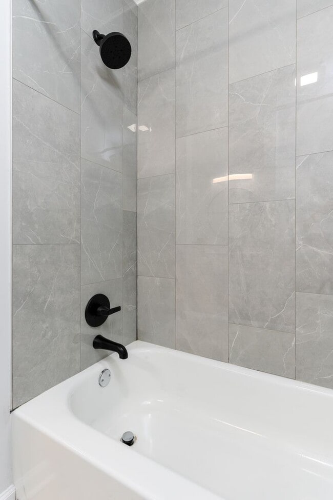 Building Photo - 400 Derby Ln