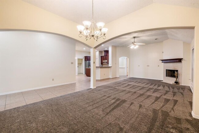 Building Photo - 10459 Parkside Dr