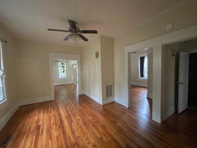 Building Photo - 421 Duke St SW