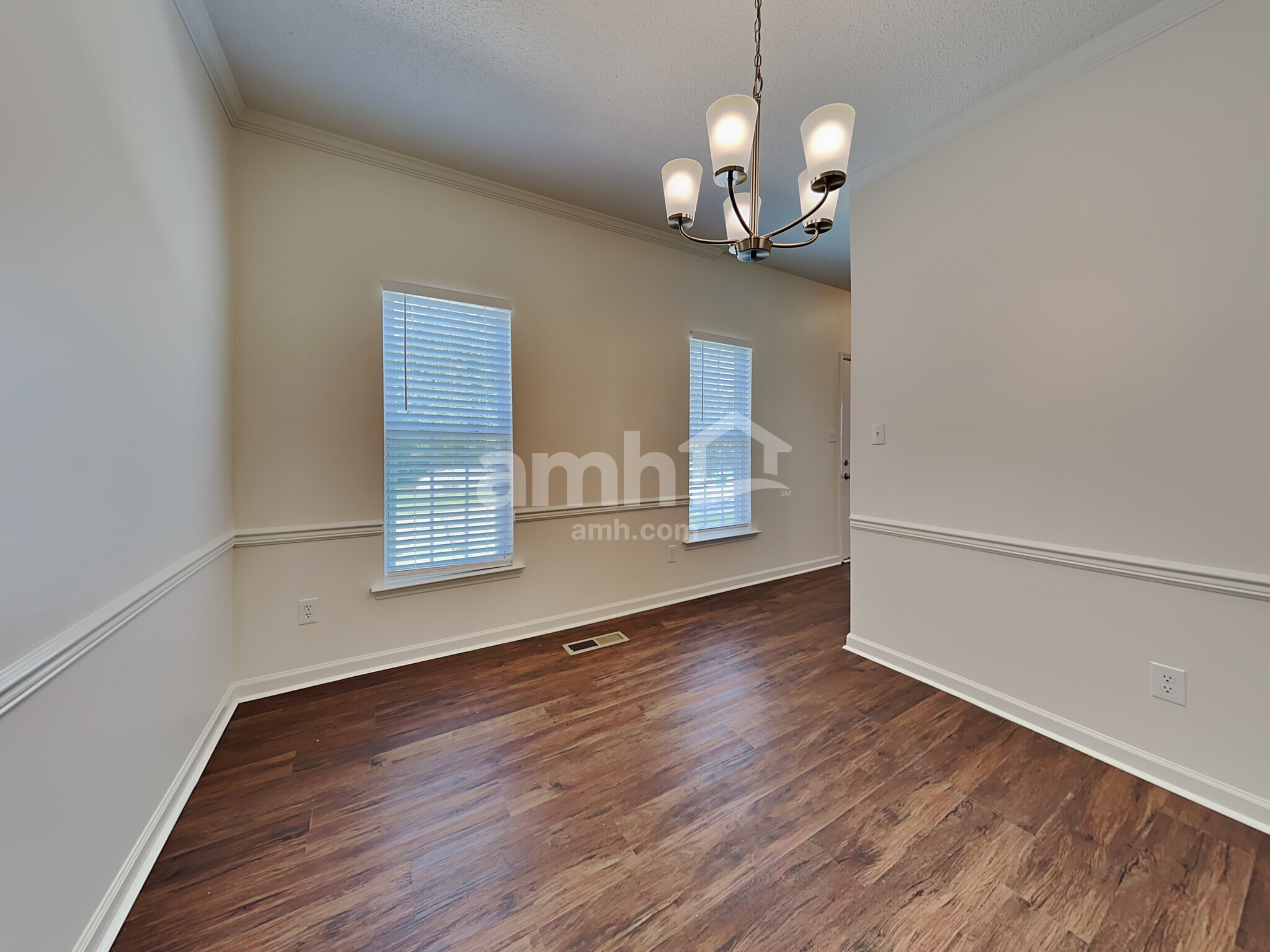Building Photo - 135 Cabot Dr