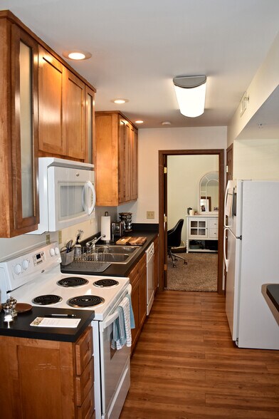 Building Photo - 620 W Lafayette St