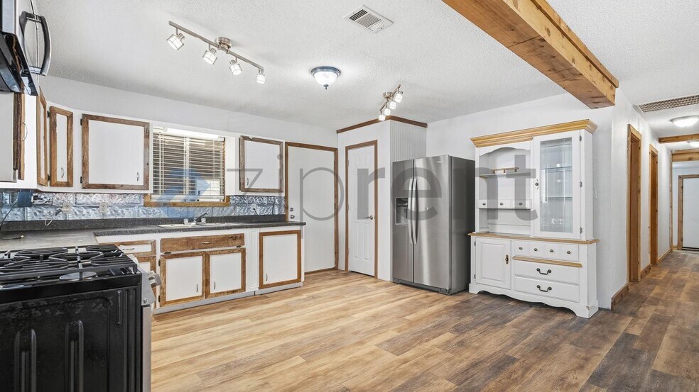 Building Photo - Unit
