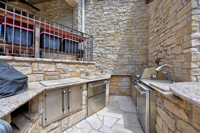 Building Photo - 2805 Calaw Cove