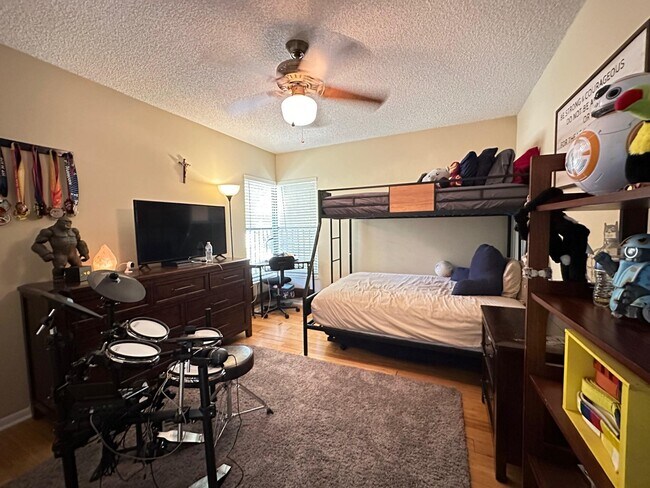 Building Photo - 4509 Carambola Cir S
