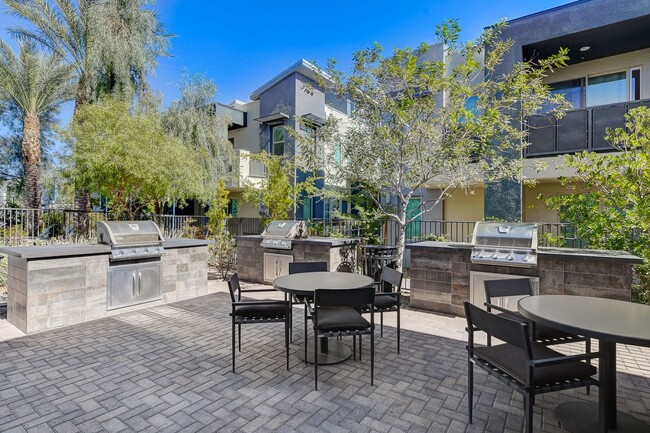 Building Photo - MOUNTAIN VIEW SUMMERLIN CONDO IN GATED COM...