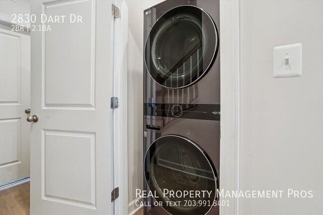 Building Photo - 2830 Dart Dr
