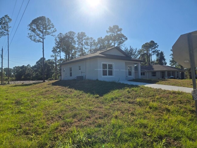 Building Photo - Brand new 2/2 in Lehigh Acres