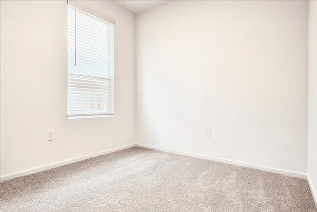 Building Photo - 26231 Arrowleaf Dr