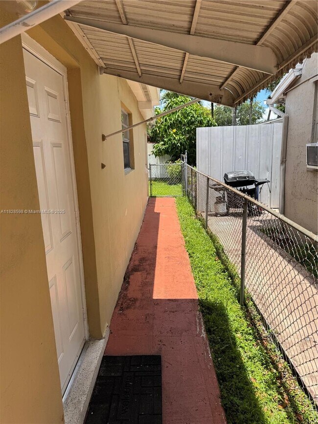 Building Photo - 613 NW 58th Ave
