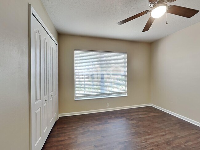 Building Photo - 13129 Early Run Ln
