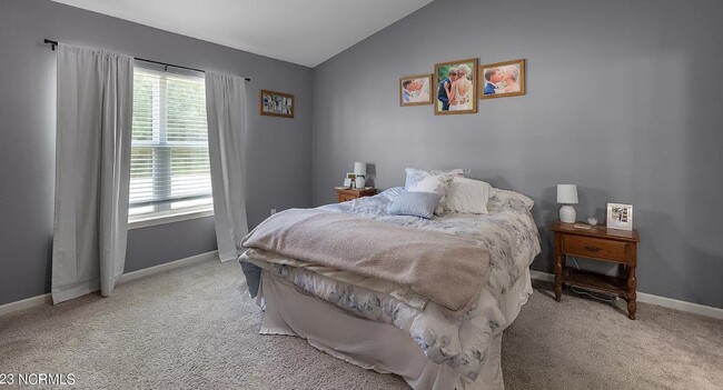 Building Photo - Charming 3 bedroom 2 bath ranch style home...