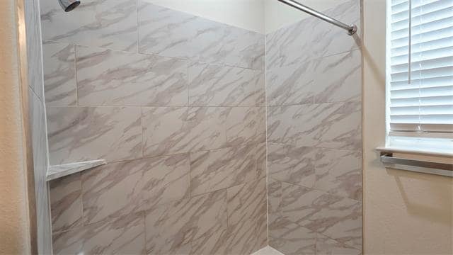 Building Photo - 4022 Ivanhoe Ln