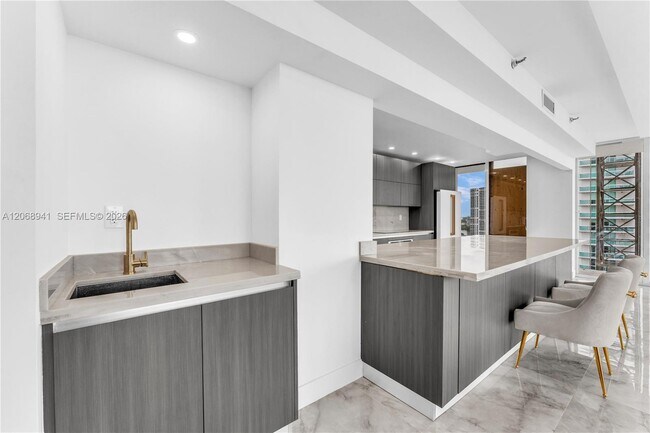 Building Photo - 19355 Turnberry Way