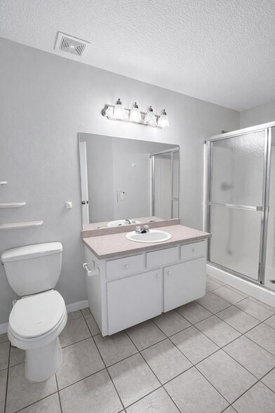 Building Photo - 1630 Needle Palm Dr