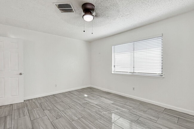 Building Photo - beautiful swimming pool and backyard oasis! fully remodeled home new appliances !