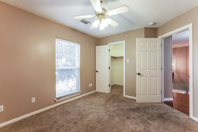 Building Photo - 411 S Cypress Estates Cir
