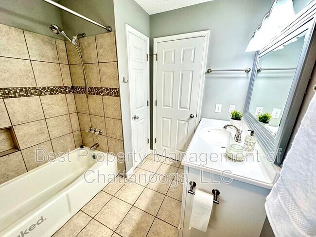 Building Photo - 7806 Celeste Ln