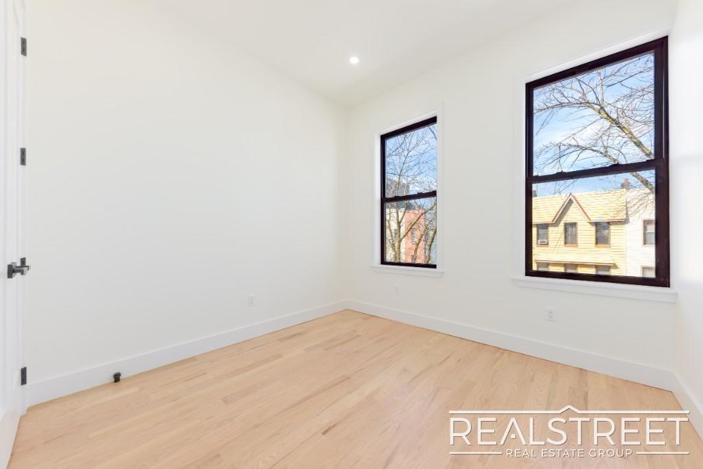 Building Photo - Brand New 3 Bed, 2 Bath with In-Unit Laund...
