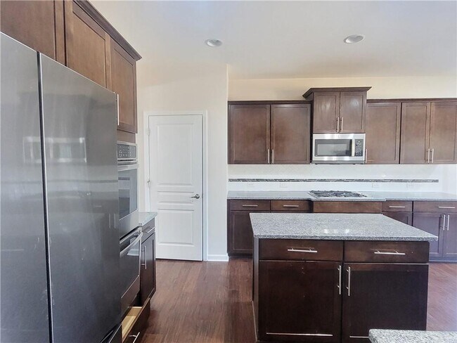 Building Photo - 5295 Rustic Ct