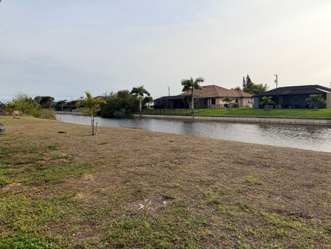 Building Photo - Duplex for rent on freshwater canal