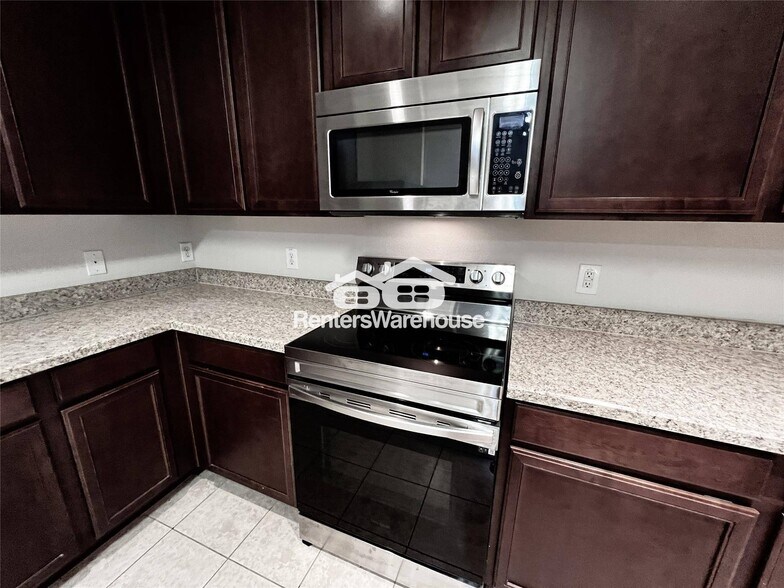 Building Photo - 1617 Totem Pole Way