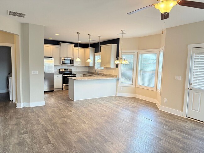 Building Photo - Beautiful 3BR/2.5BA Home in Jennings Mill ...
