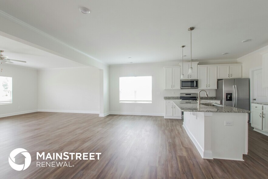 Building Photo - 2057 Swanport Ln