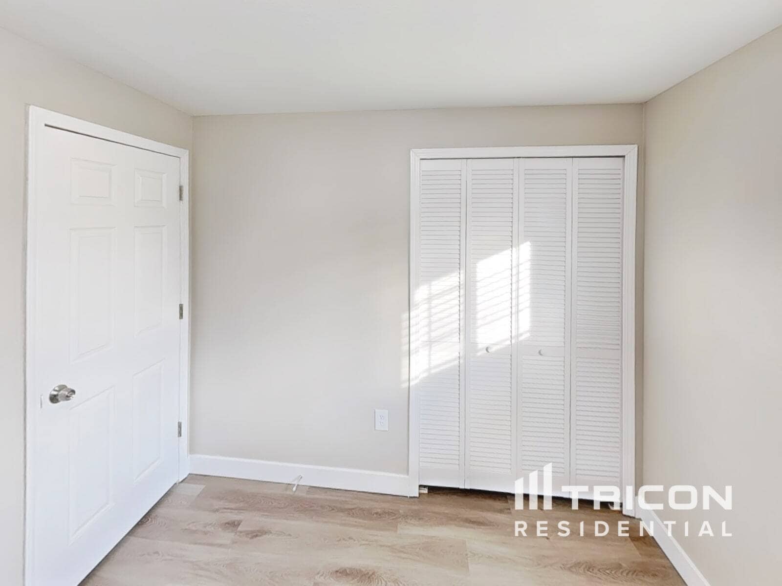 Building Photo - 13806 NE 49th St