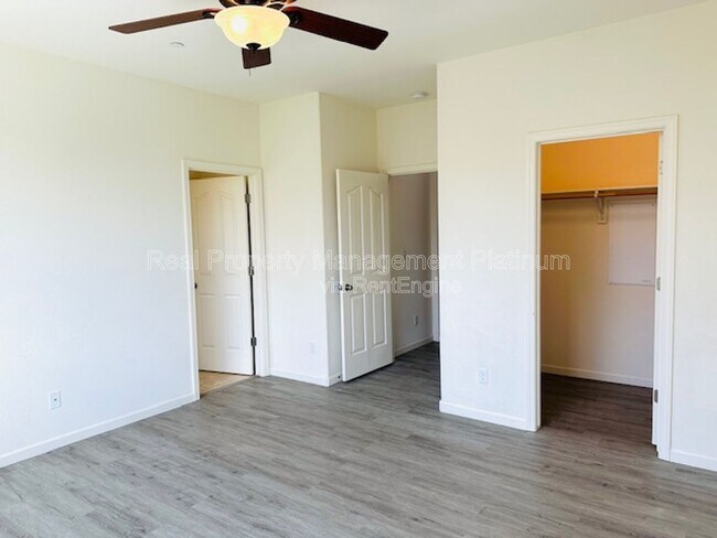 Building Photo - 7605 E Giavanna Ave