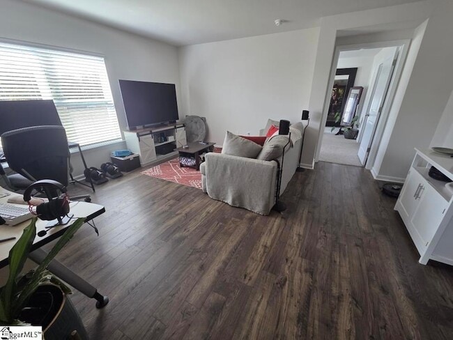 Building Photo - 3045 Hickory Rdg Trl