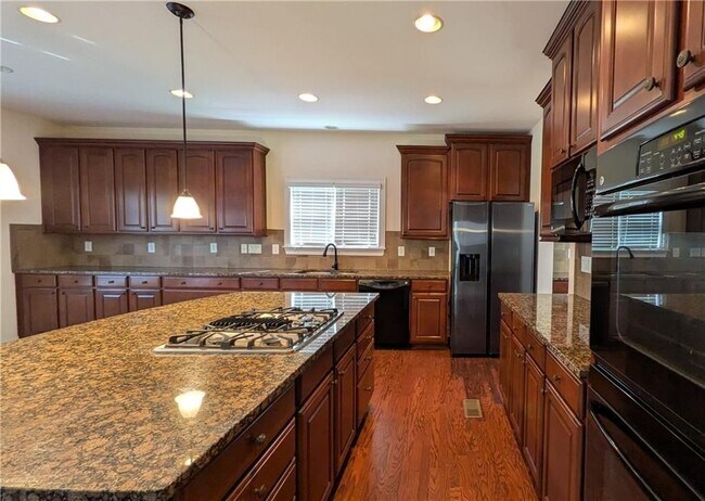 Building Photo - 3784 Courson St