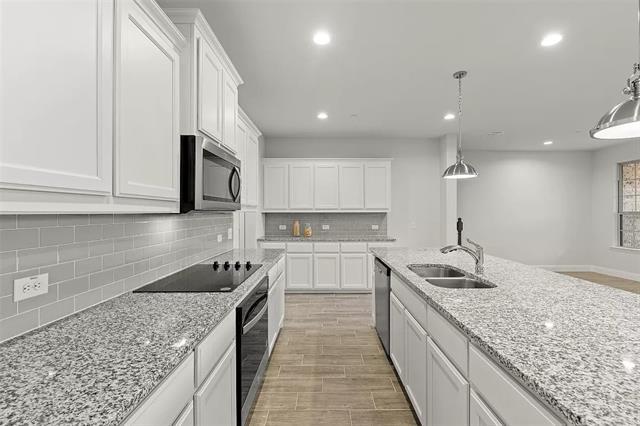 Building Photo - 521 Sandiford Ct