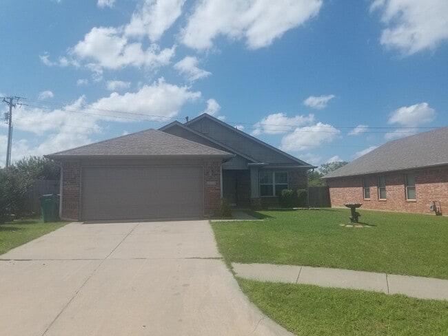 Building Photo - Beautiful 3 bedroom home near SW 104th and...