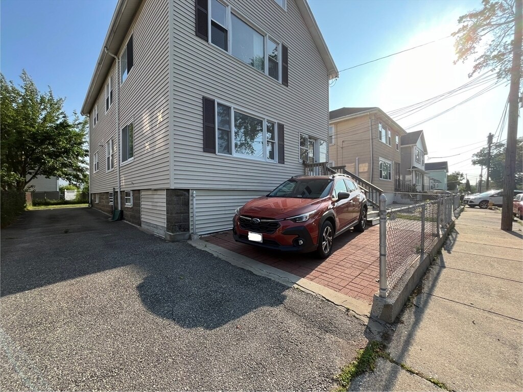 Building Photo - 6 1st St