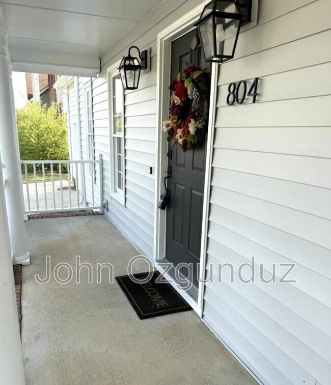 Building Photo - 804 Falling Wind Ct