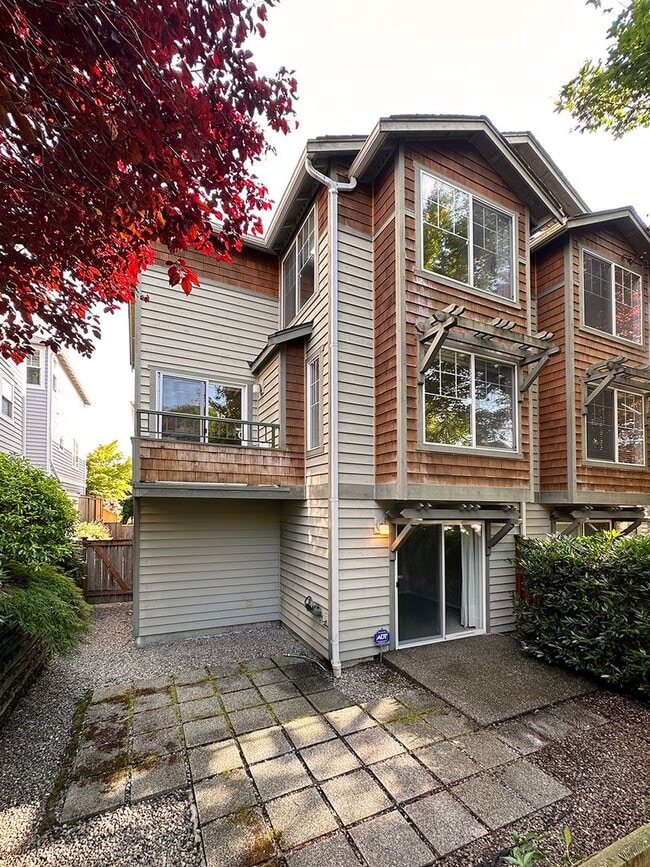 Building Photo - 3bs/2.5ba Seattle Townhome