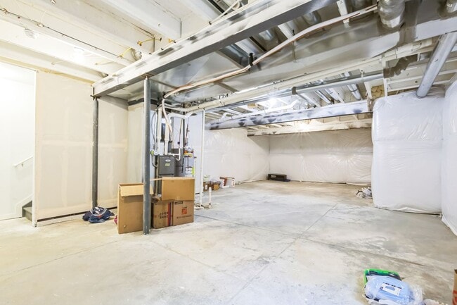 Building Photo - 541 Byrd Aly
