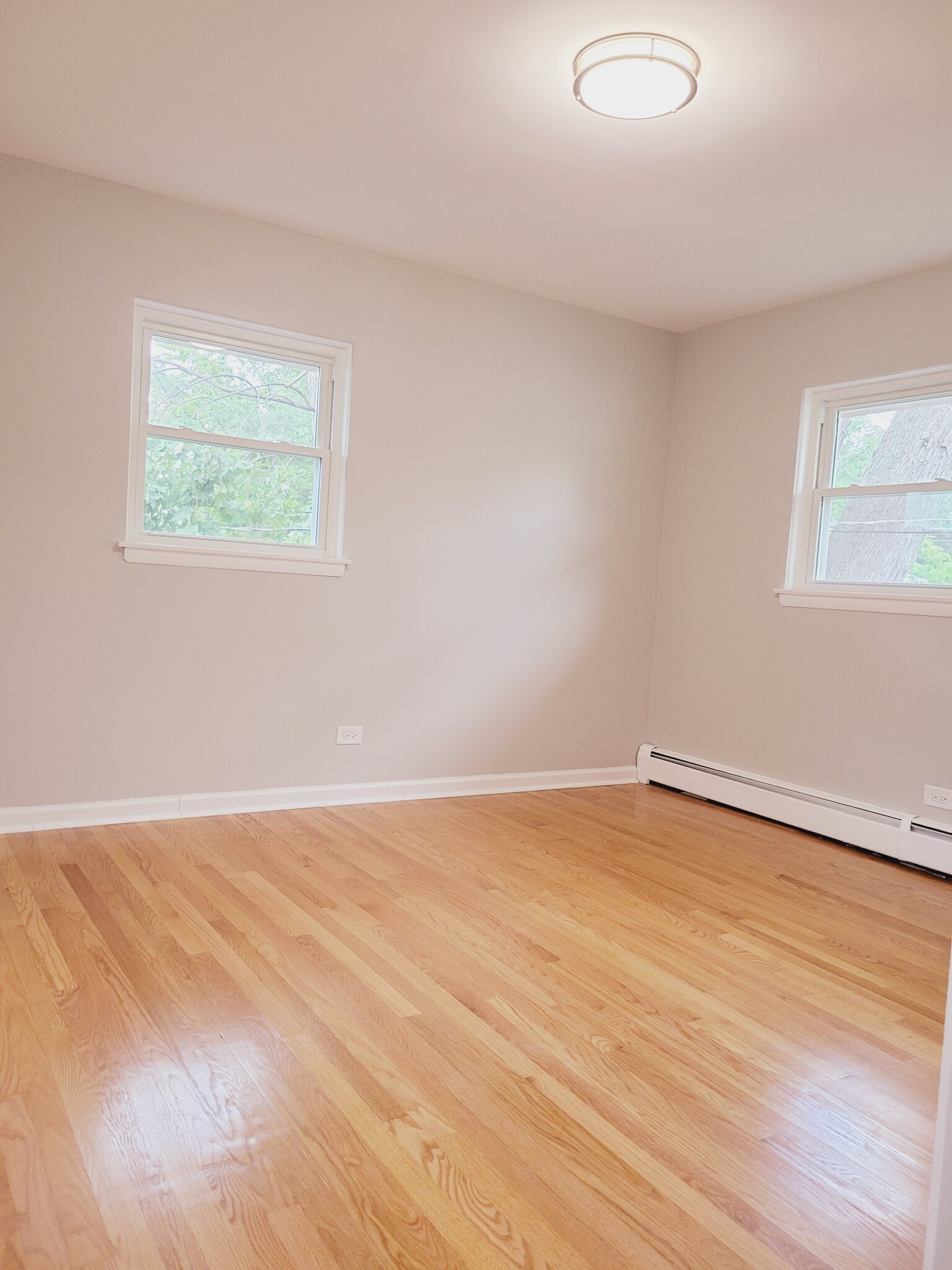 Building Photo - 112 W Burlington Ave