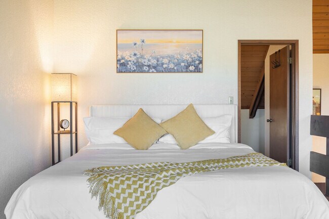 Building Photo - 5504 NE 190th St