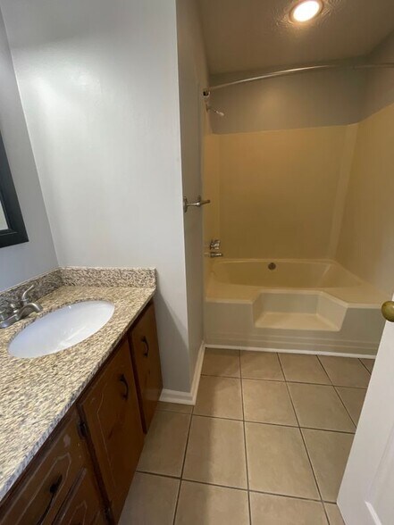 Building Photo - 6499 Will Dupree Ln