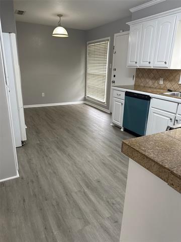 Building Photo - 709 Glenhaven Dr