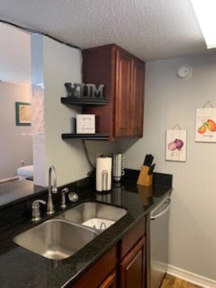 Building Photo - 240 Molokai Village