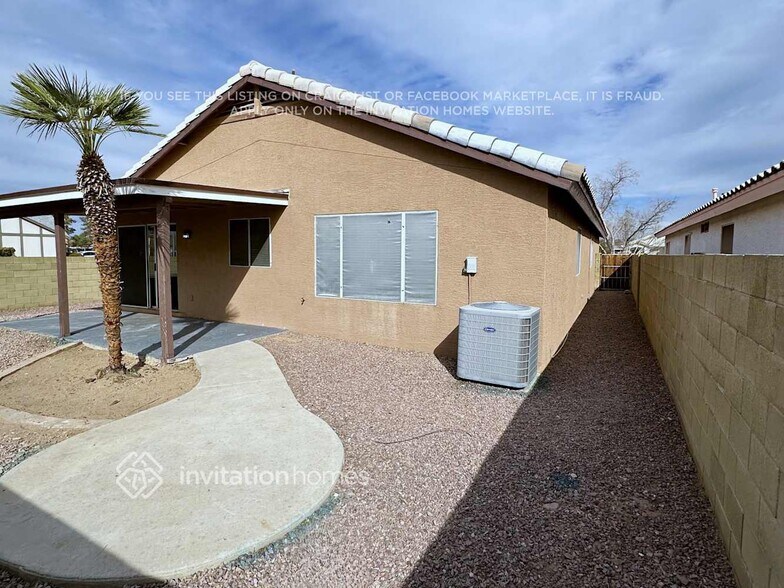 Building Photo - 12480 N 83rd Dr