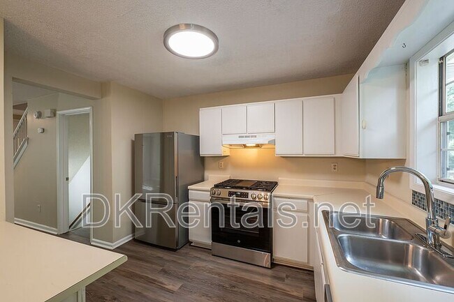 Building Photo - 3536 Kennesaw Station Dr