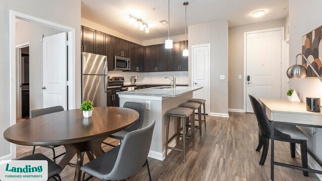 Building Photo - 915 Brentmoor Dr